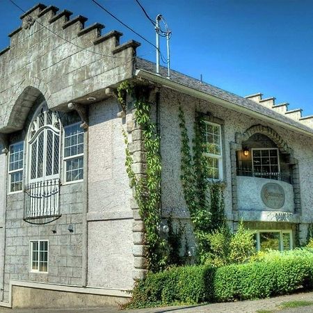 彻梅纳斯The Castle别墅 外观 照片